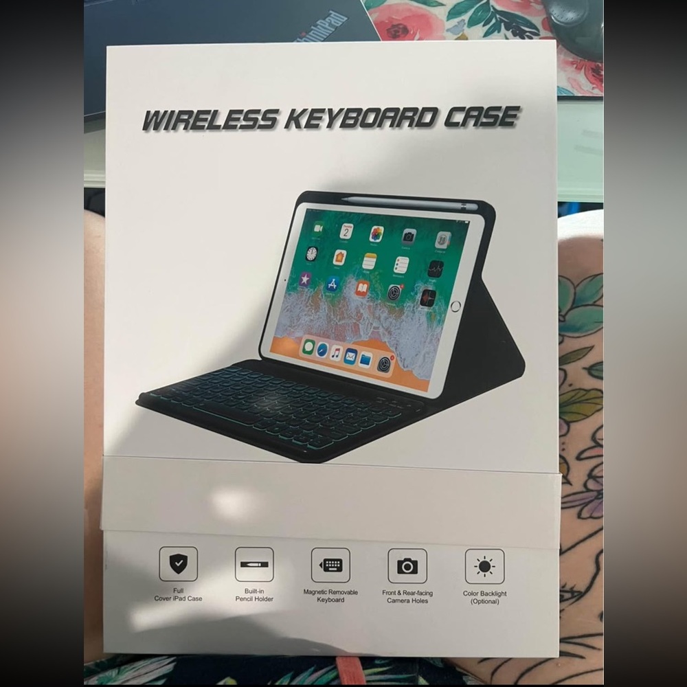 Wireless Keyboard Case for iPad - Pink